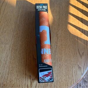 YouTheFan Tennessee Volunteers Logo Series Desk Pad